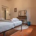 Classic Florentine Flat With Garden