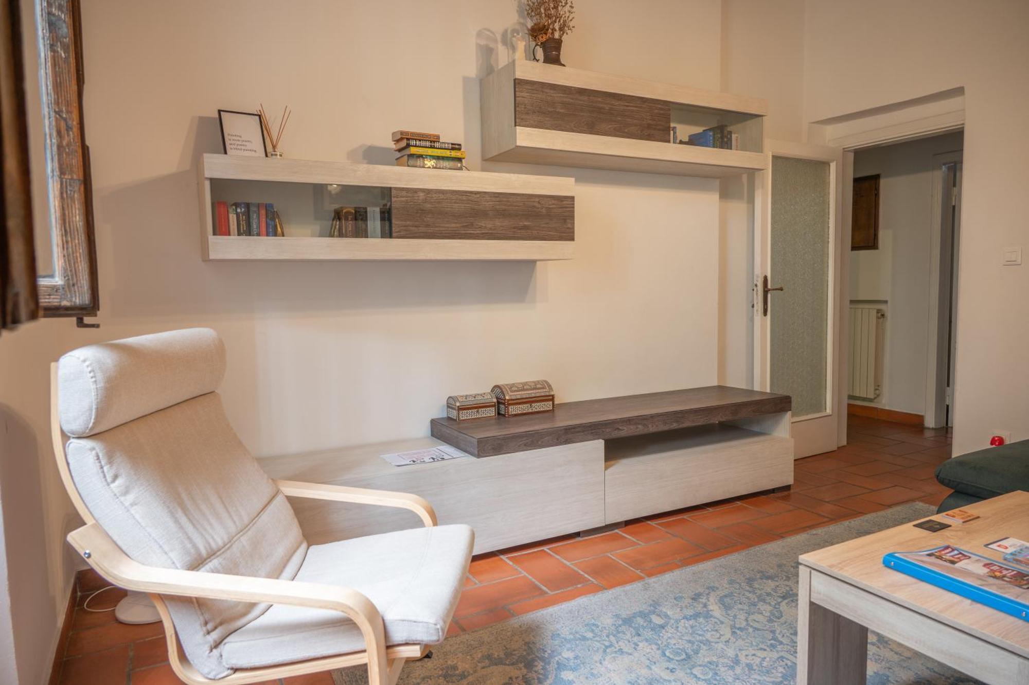 Classic Florentine Flat With Garden Firenze