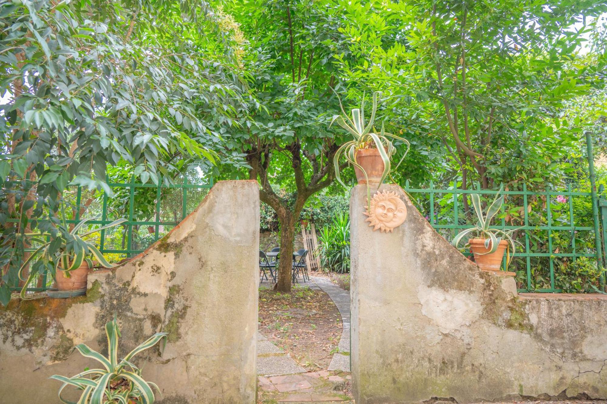 Classic Florentine Flat With Garden Appartamento